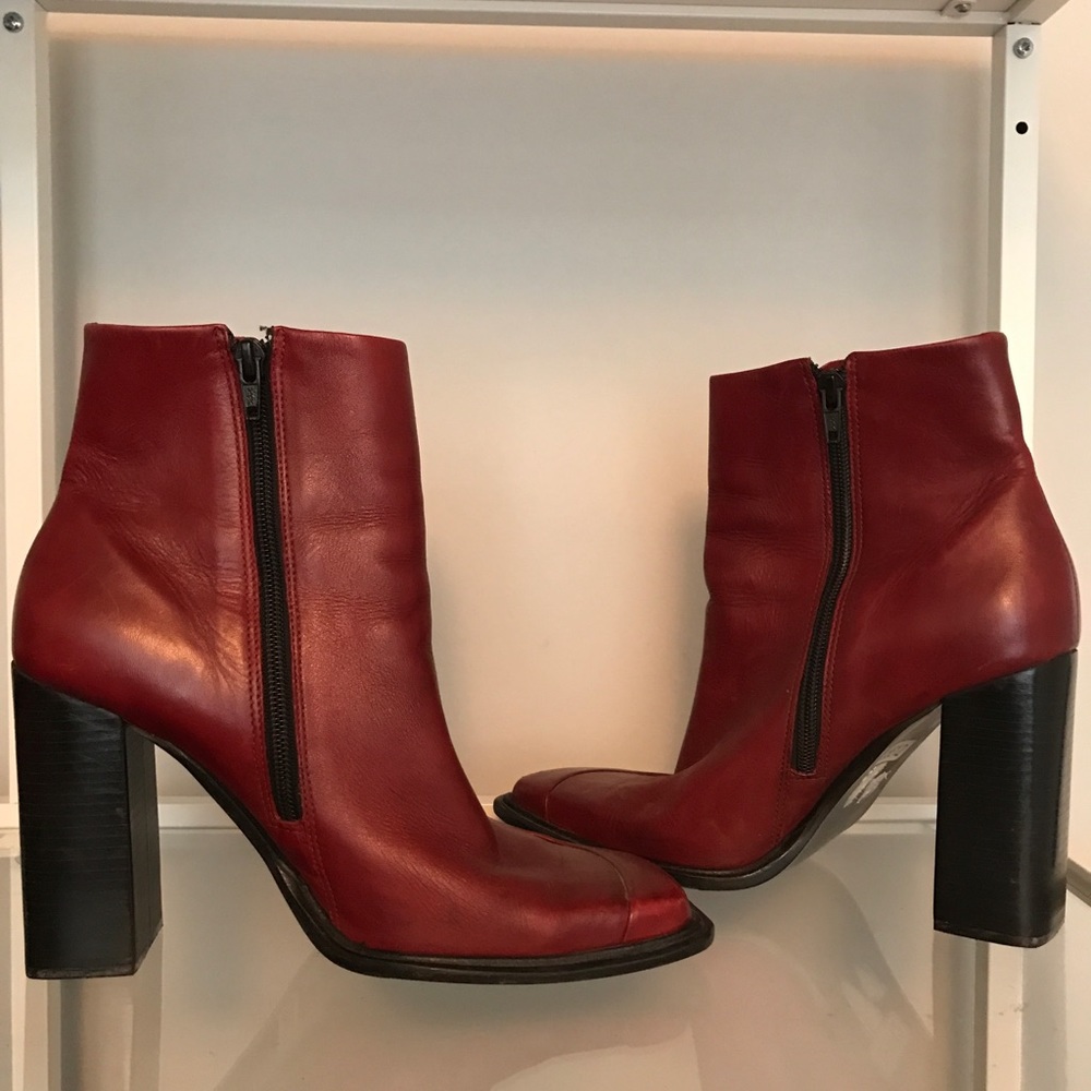 Diba USA burgundy square toe boots
